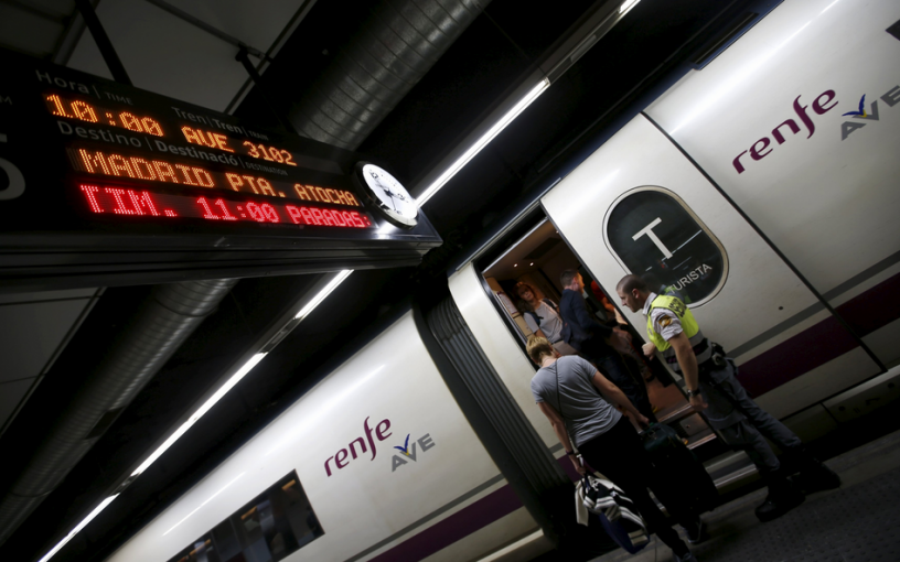 Испанското правителство ще инвестира 500 млн. евро за закупуването на 15 бързоскоростни влака (AVE)