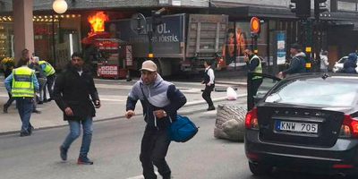 Най-малко трима души загинаха, след като камион се вряза в пешеходци в шведската столица Стокхолм