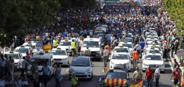 Над 10 000 испански таксиметрови шофьори от цялата страна демонстрираха днес в Мадрид срещу Uber