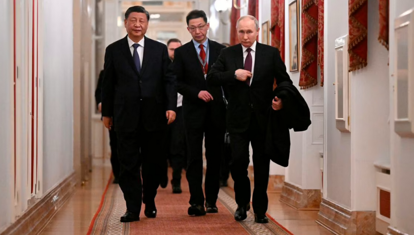 Китайския президен Си Дзинпин пристигна в Москва в понеделник за разговори с руския президент Владимир Путин
